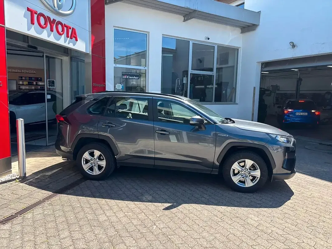 Toyota RAV 4 - Thumbnail 6