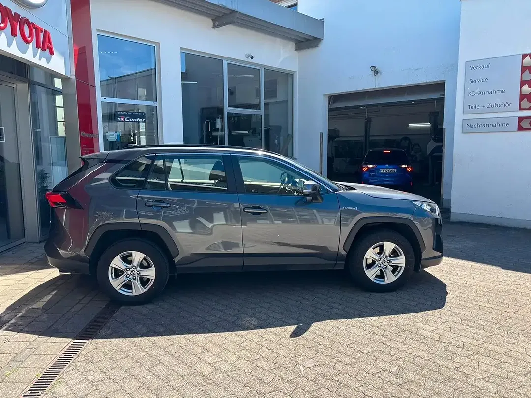 Toyota RAV 4 - Thumbnail 7