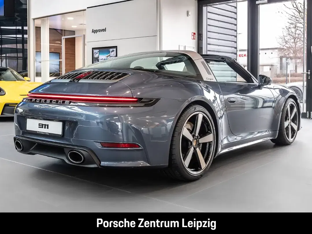 Porsche 992 - Thumbnail 10