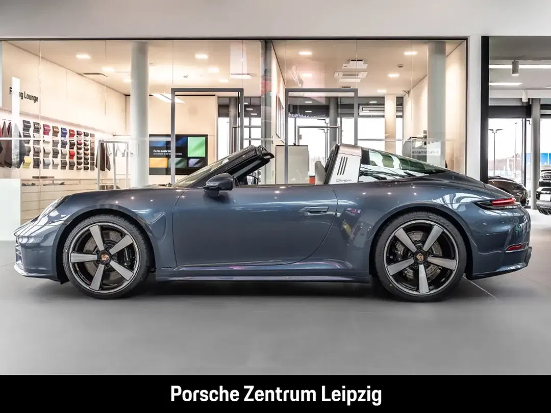 Porsche 992 - Thumbnail 8