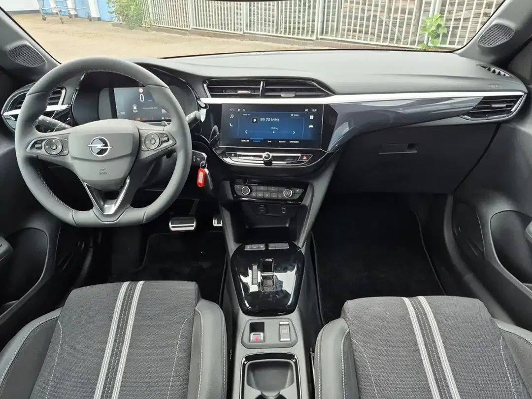 Opel Corsa - Thumbnail 11