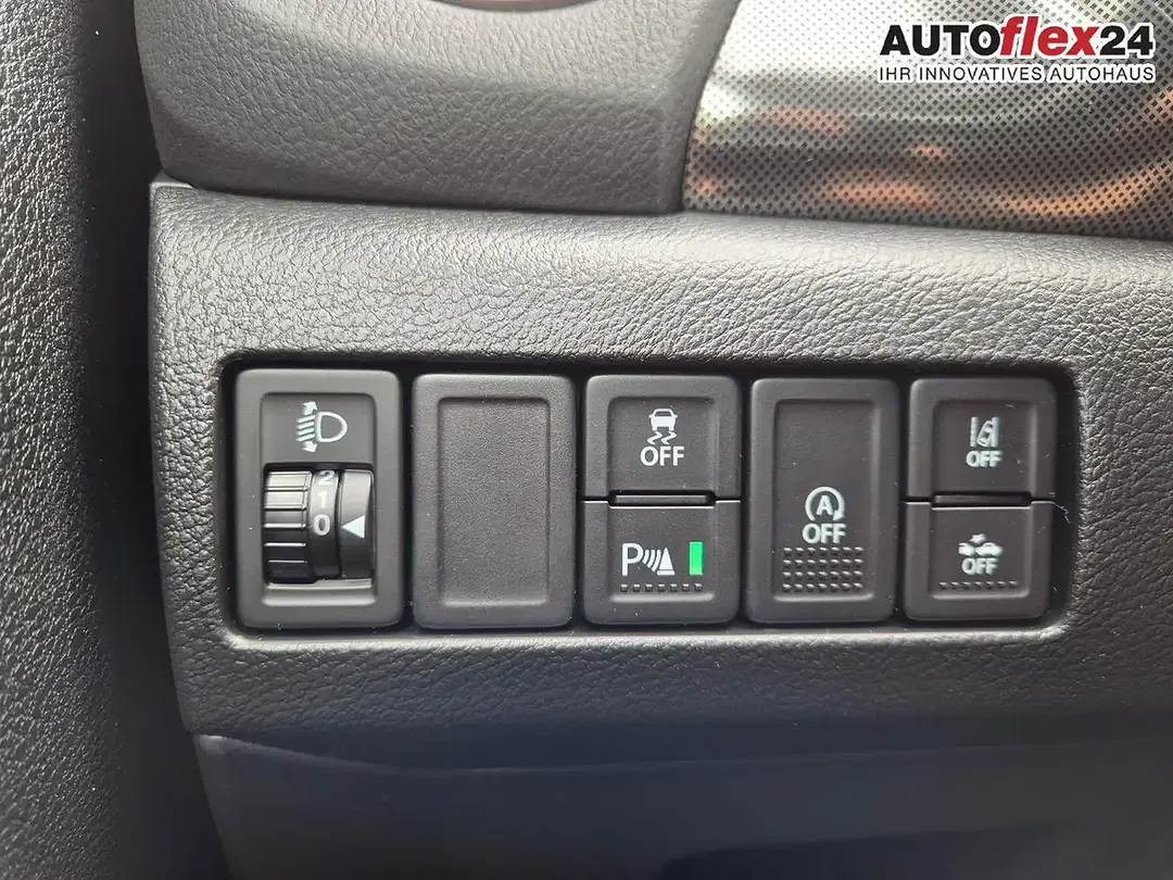 Suzuki Vitara - Thumbnail 14