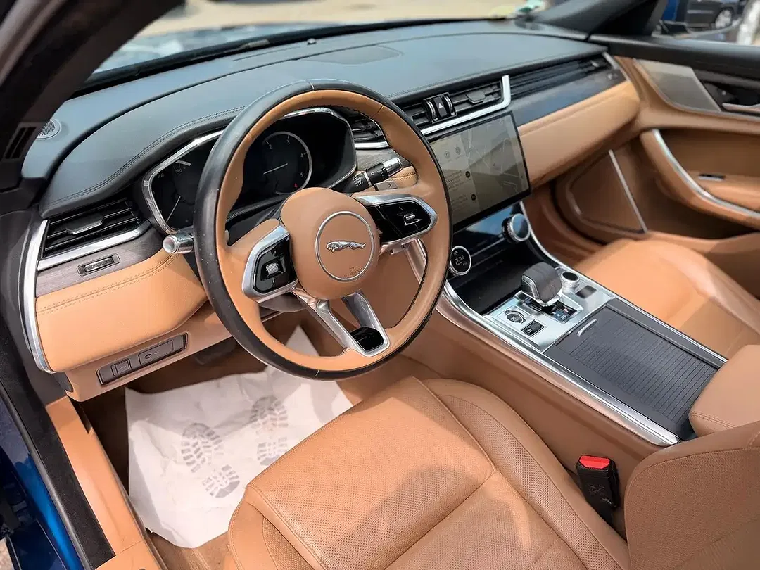 Jaguar XF - Thumbnail 11