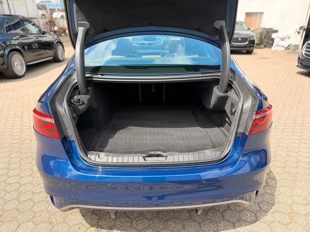 Jaguar XF - Thumbnail 14