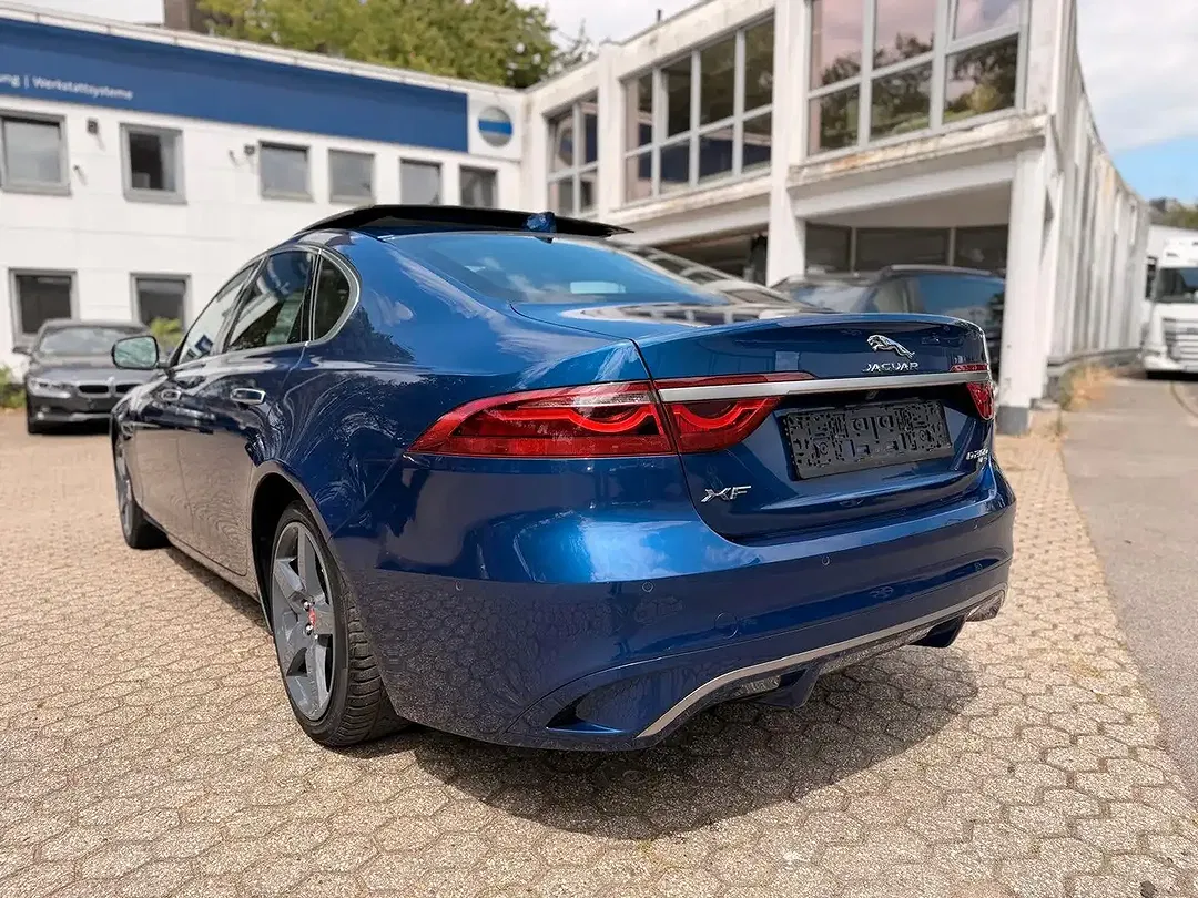 Jaguar XF - Thumbnail 4