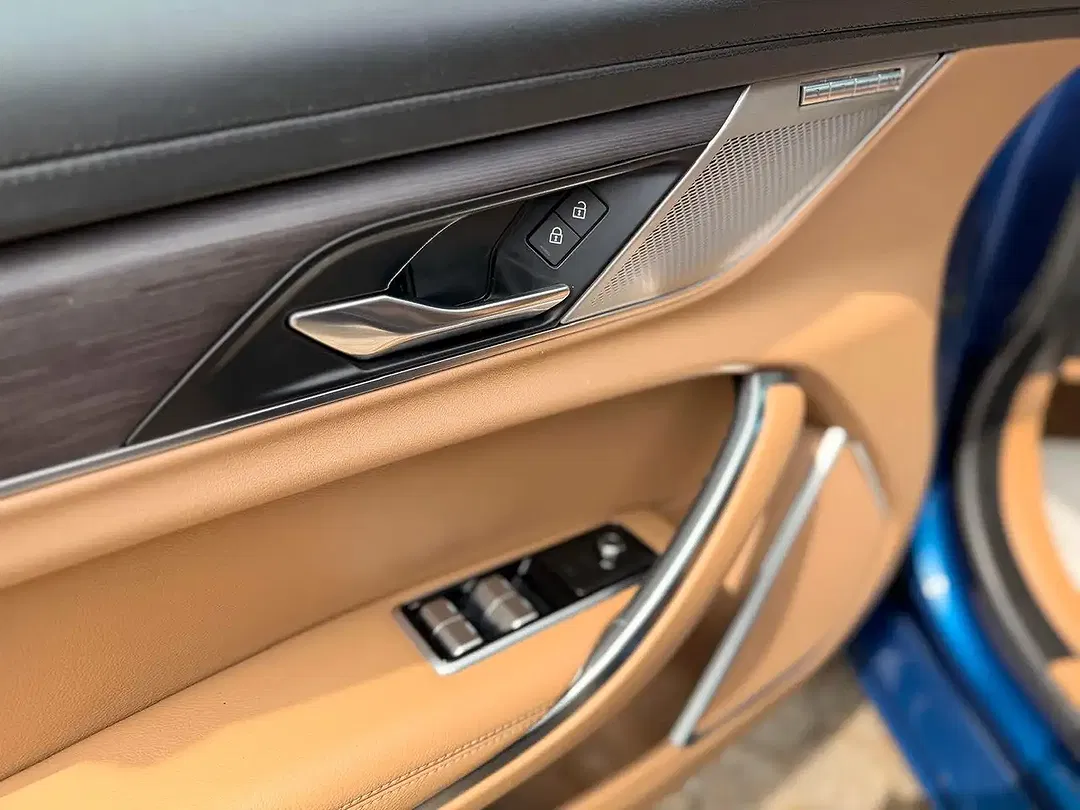 Jaguar XF - Thumbnail 9
