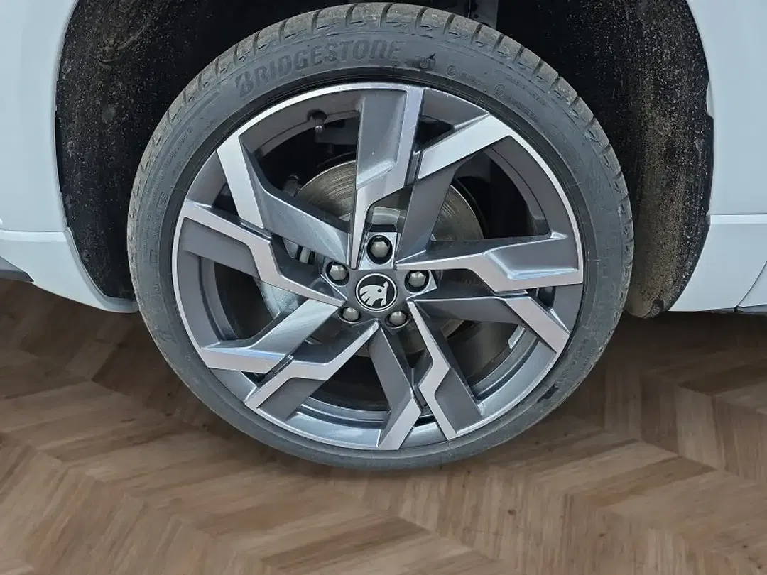 Skoda Karoq - Thumbnail 16