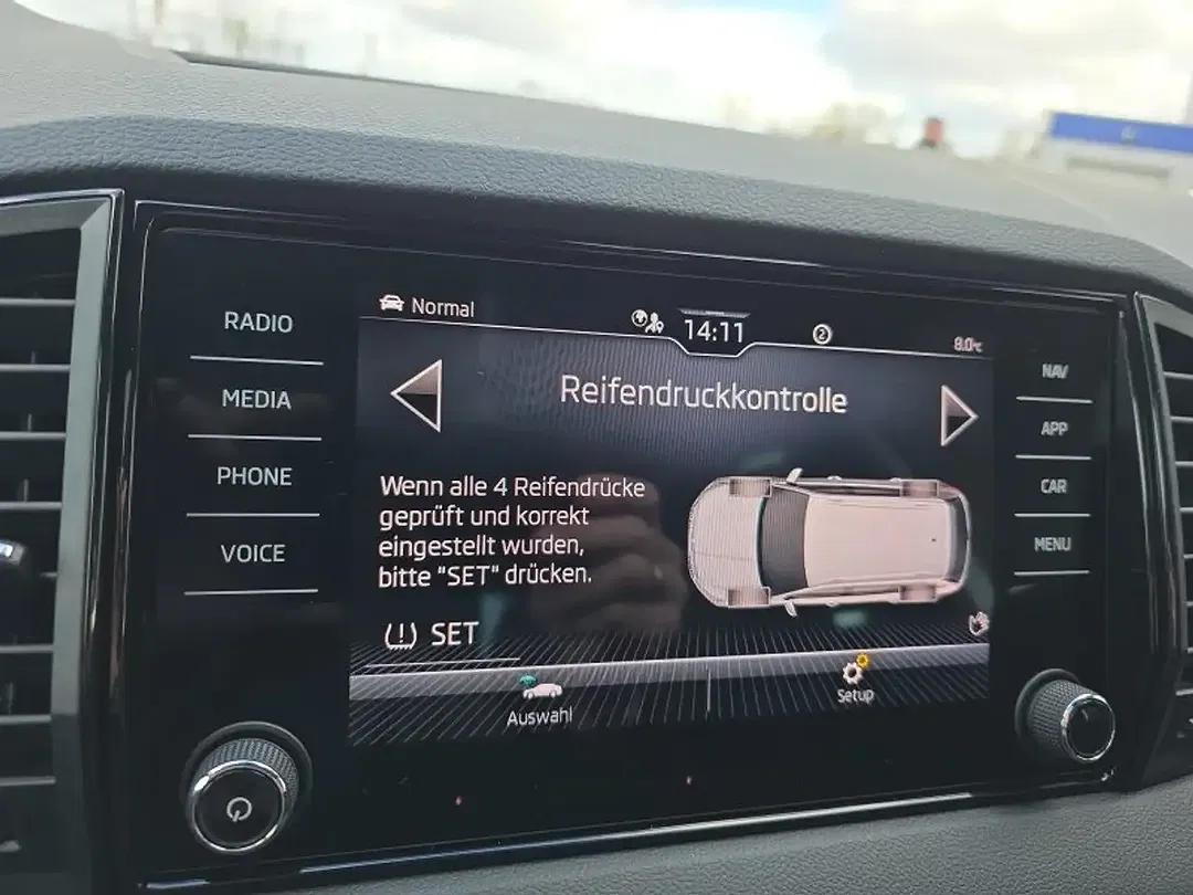 Skoda Karoq - Thumbnail 40