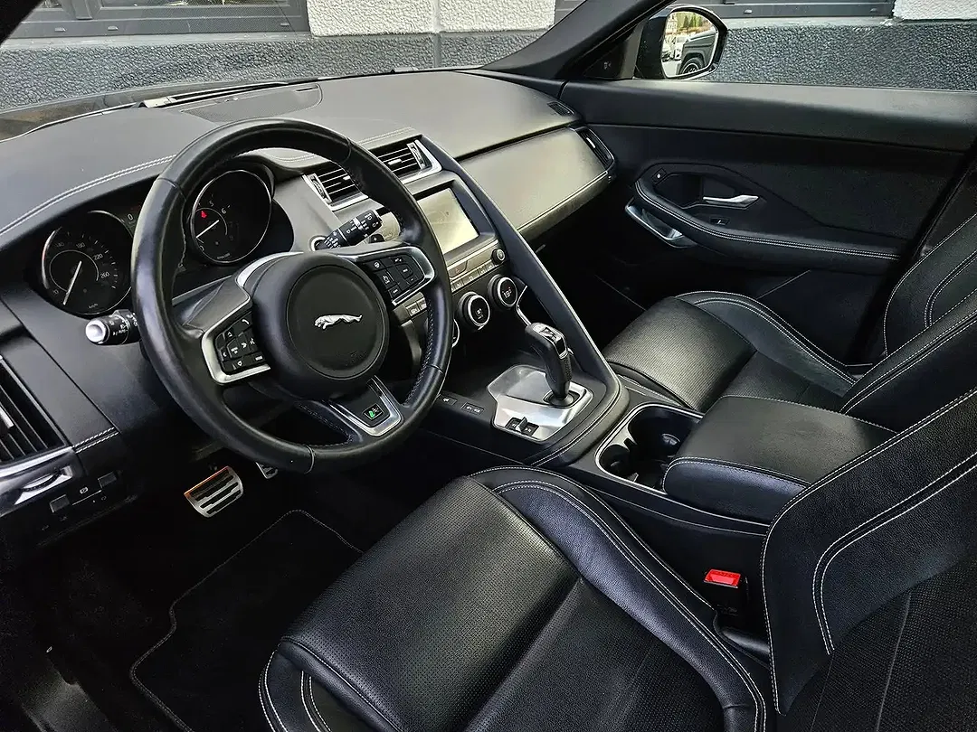 Jaguar E-Pace - Thumbnail 11