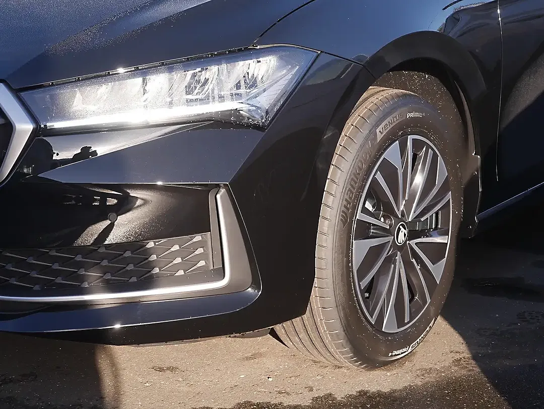 Skoda Superb - Thumbnail 10