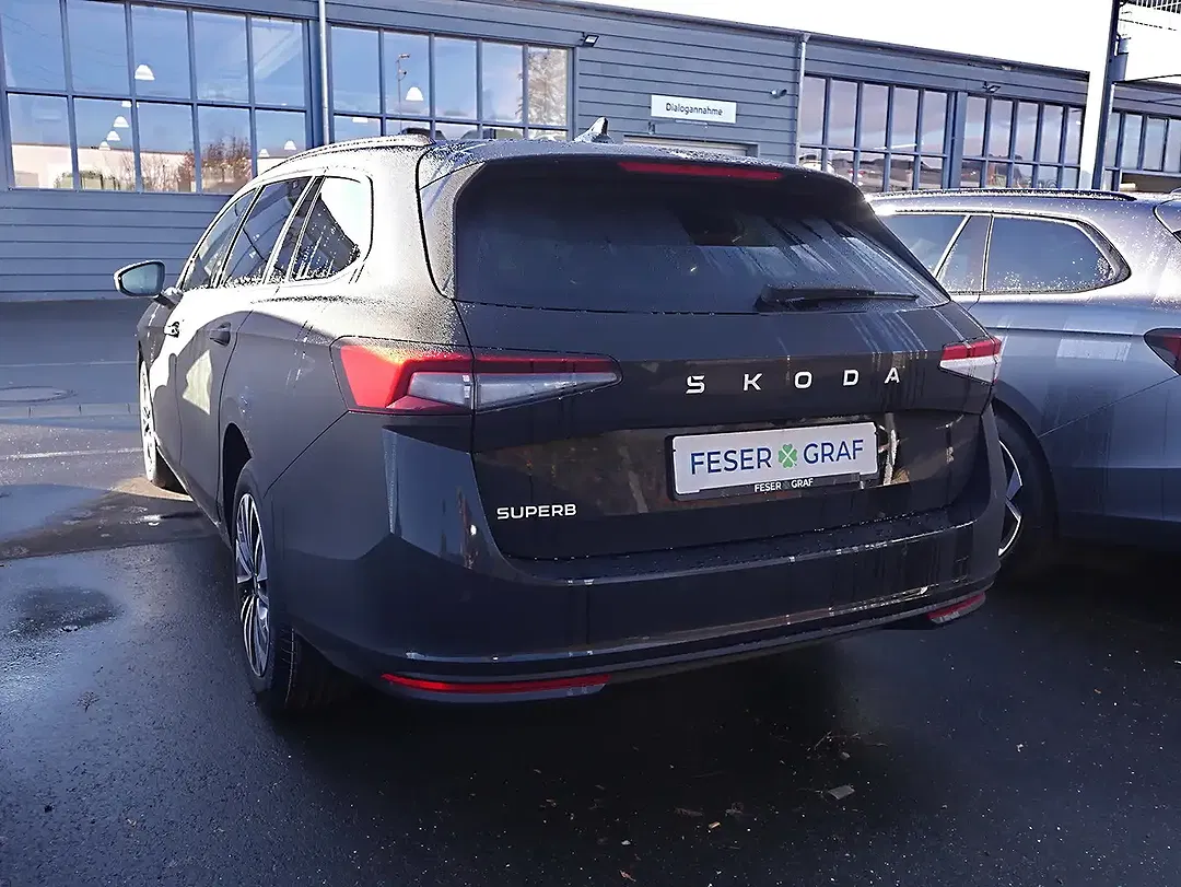 Skoda Superb - Thumbnail 3