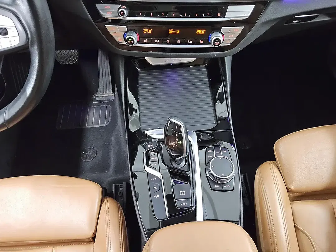 BMW X3 - Thumbnail 6