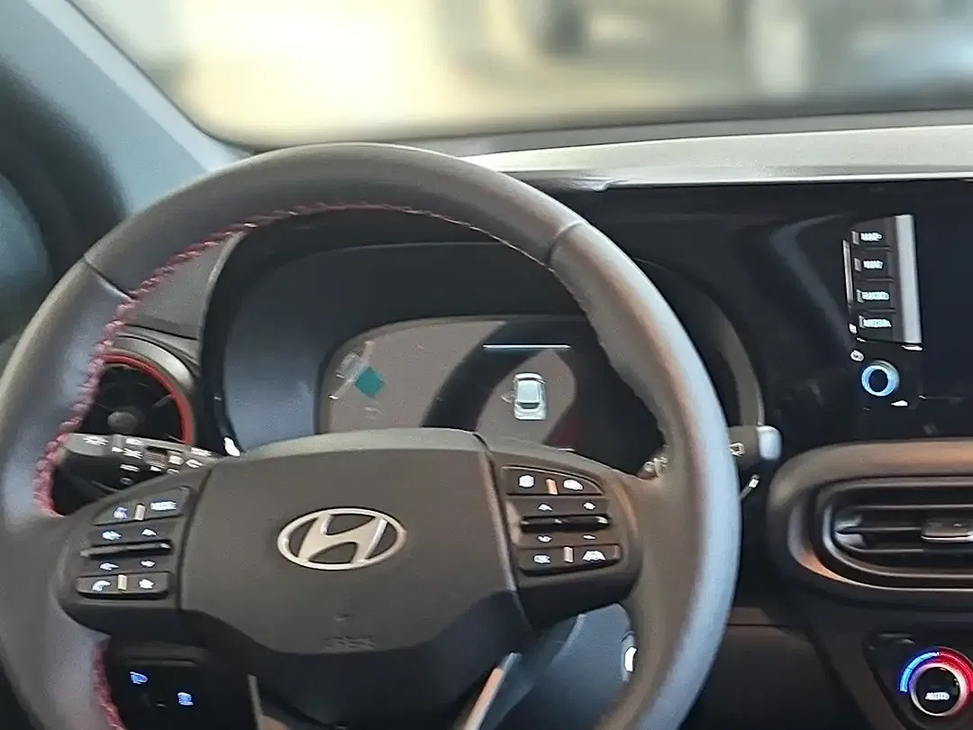 Hyundai i10 - Thumbnail 12