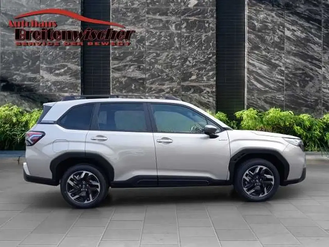Subaru Forester - Thumbnail 3