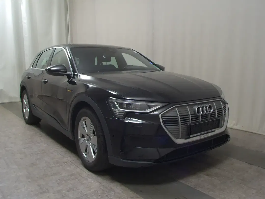 Audi e-tron - Thumbnail 3
