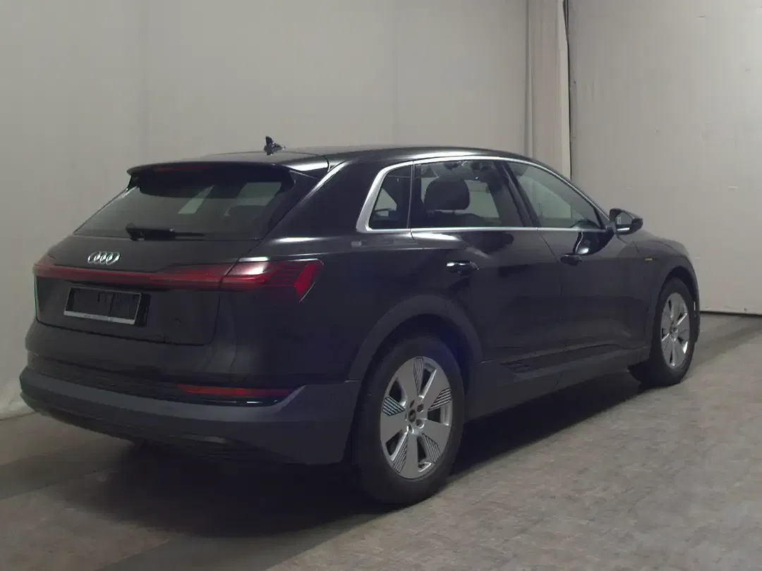 Audi e-tron - Thumbnail 4