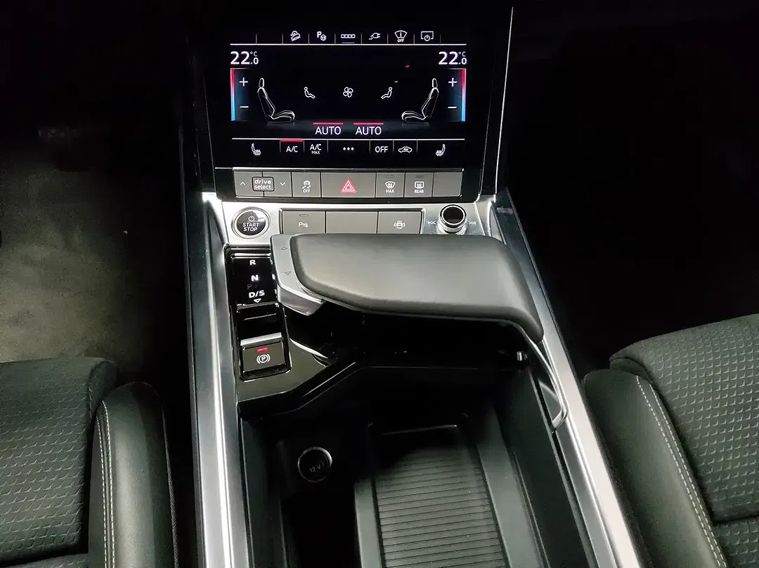 Audi e-tron - Thumbnail 6