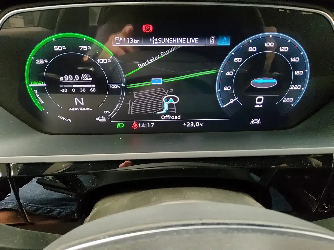 Audi e-tron - Thumbnail 8
