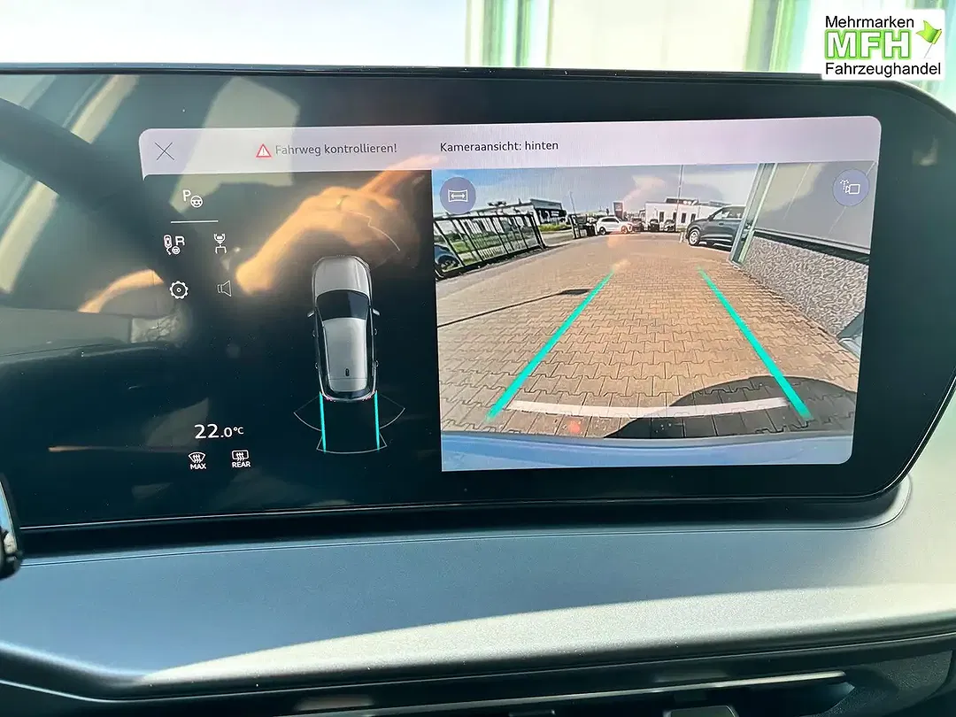 Audi Q3 - Thumbnail 10