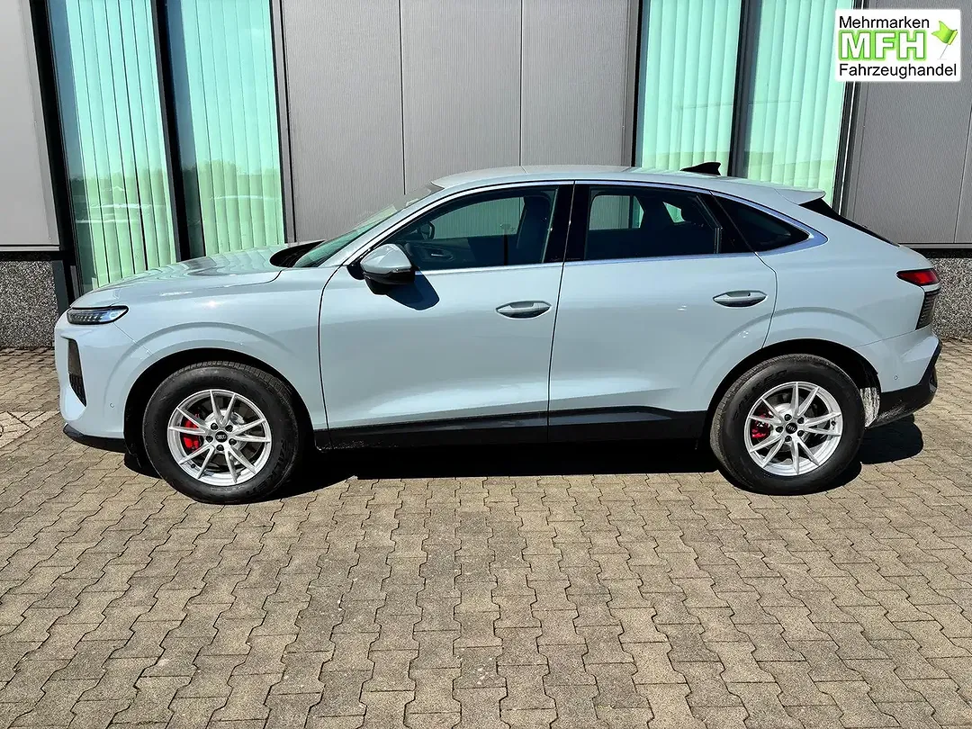 Audi Q3 - Thumbnail 2