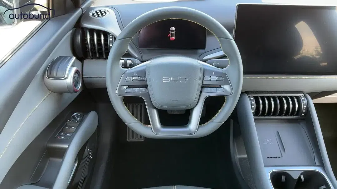 BYD Atto 3 - Thumbnail 9