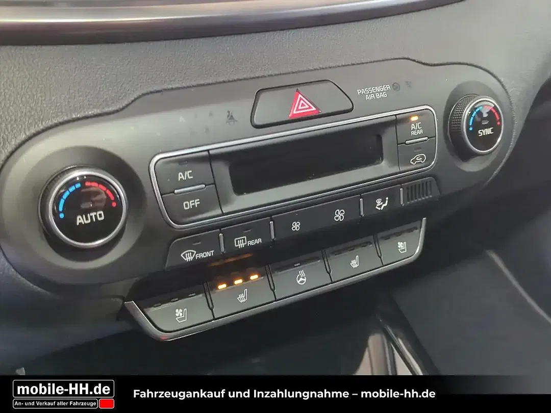 Kia Sorento - Thumbnail 17