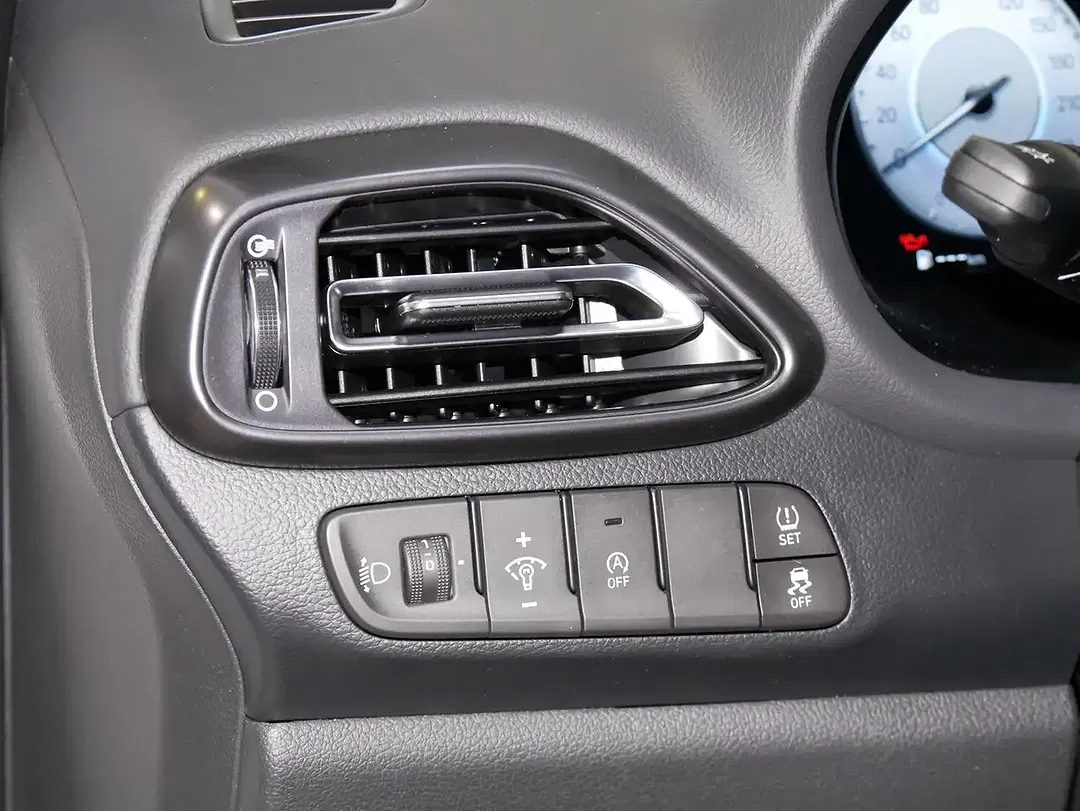 Hyundai i30 - Thumbnail 15