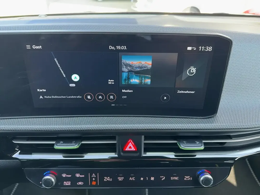 Kia EV6 - Thumbnail 11