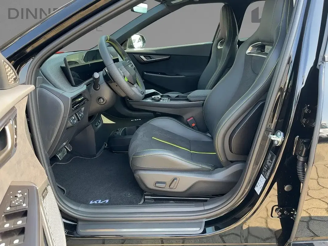 Kia EV6 - Thumbnail 8