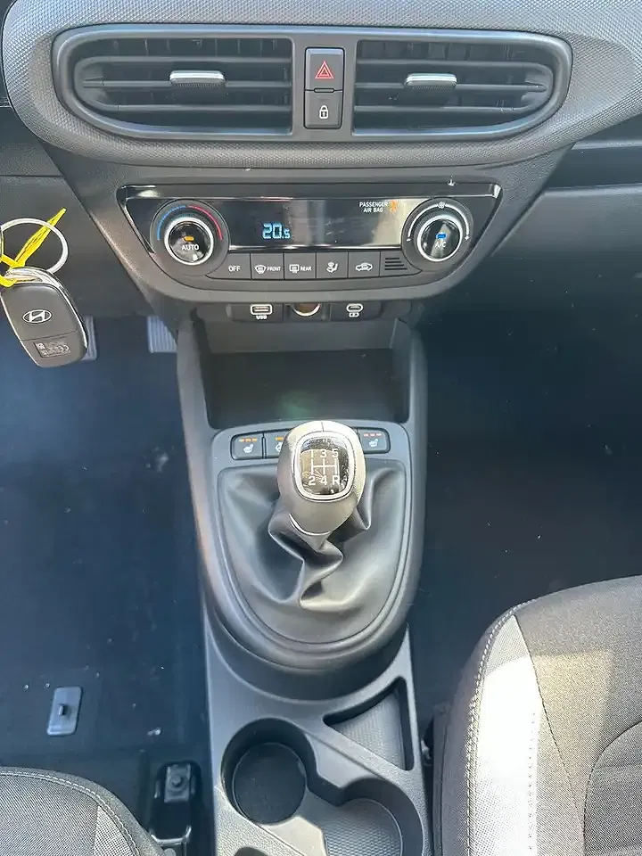 Hyundai i10 - Thumbnail 13