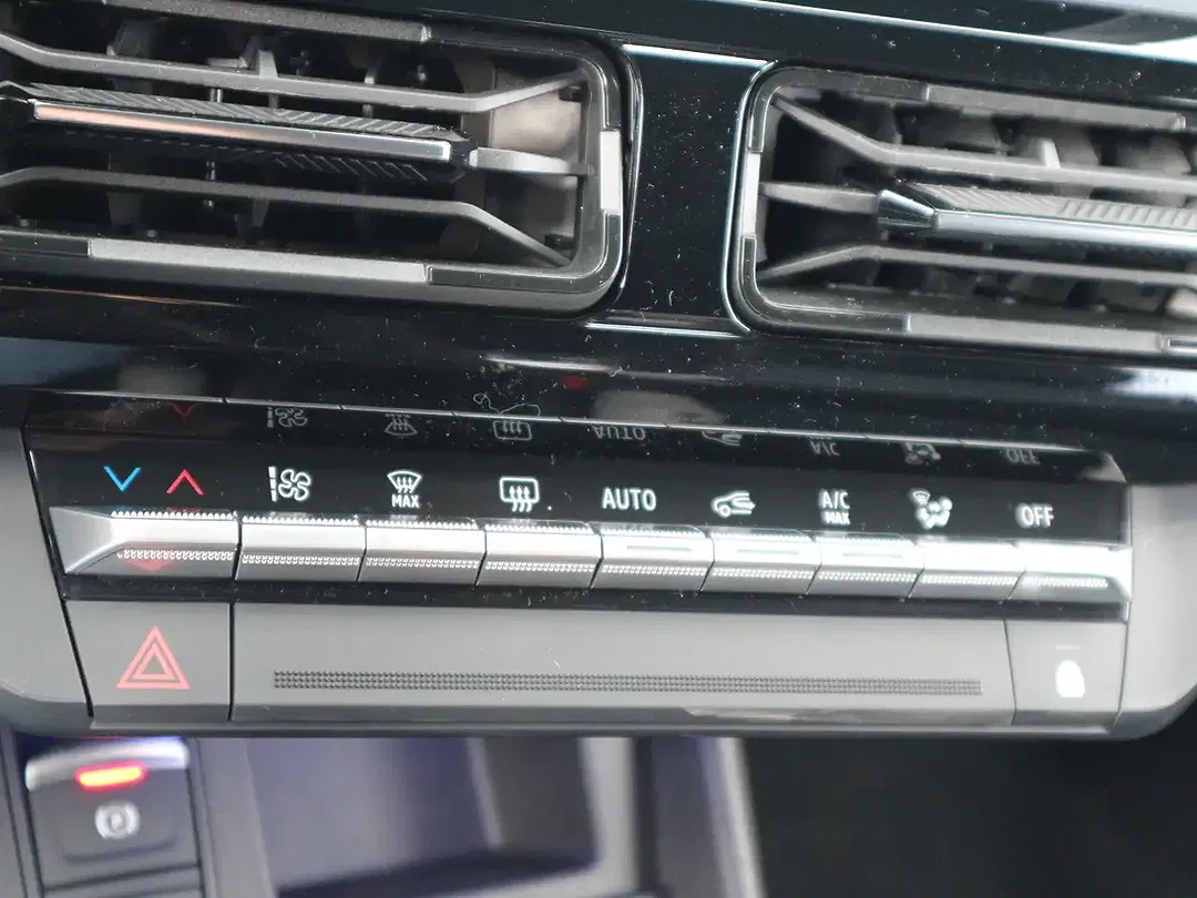 Nissan Micra - Thumbnail 10