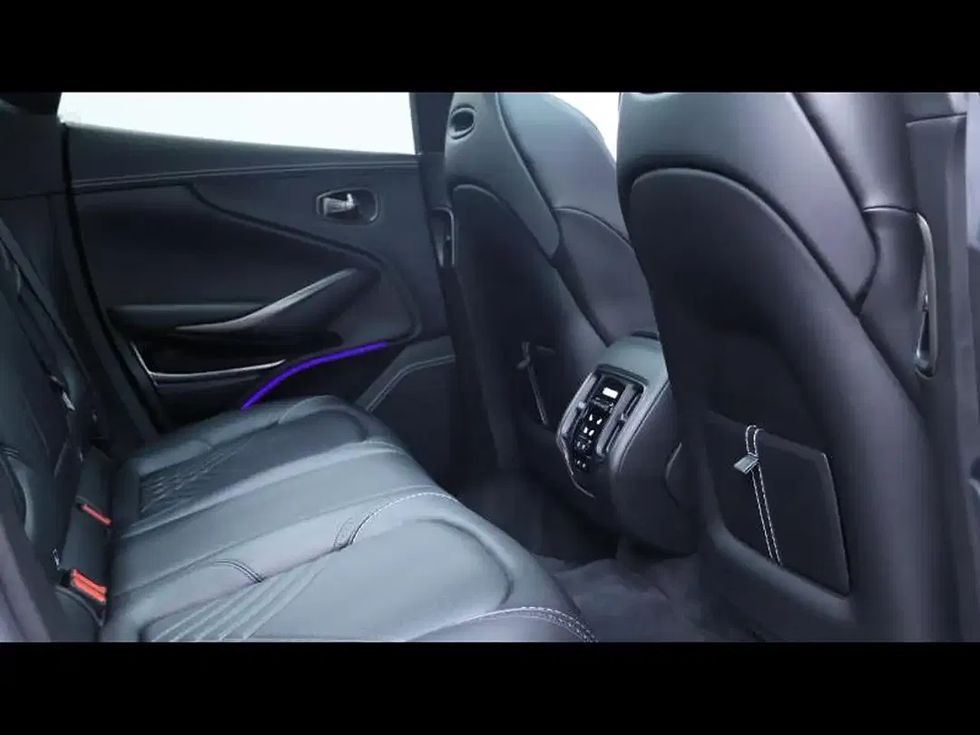 Aston Martin DBX - Thumbnail 13