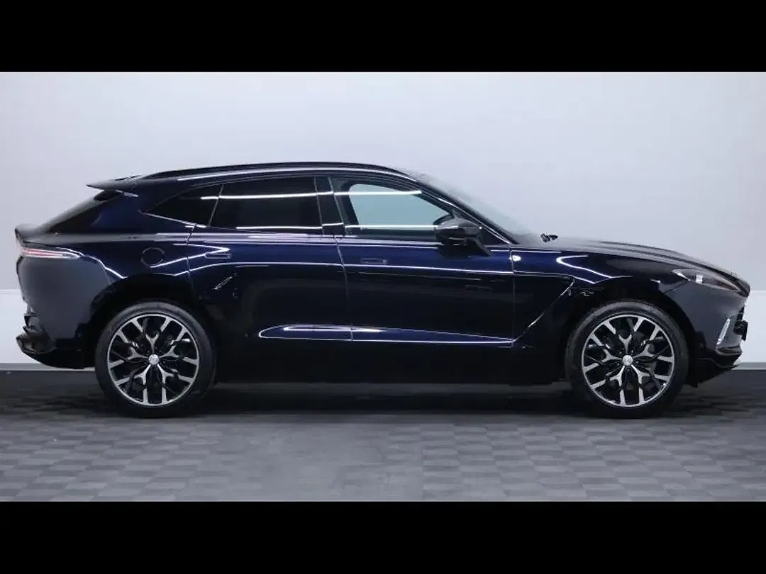 Aston Martin DBX - Thumbnail 4