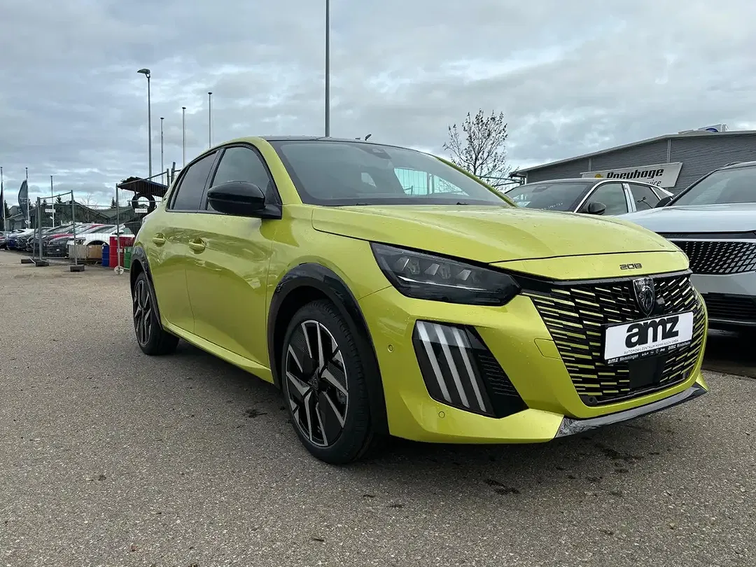 Peugeot 208 - Thumbnail 4