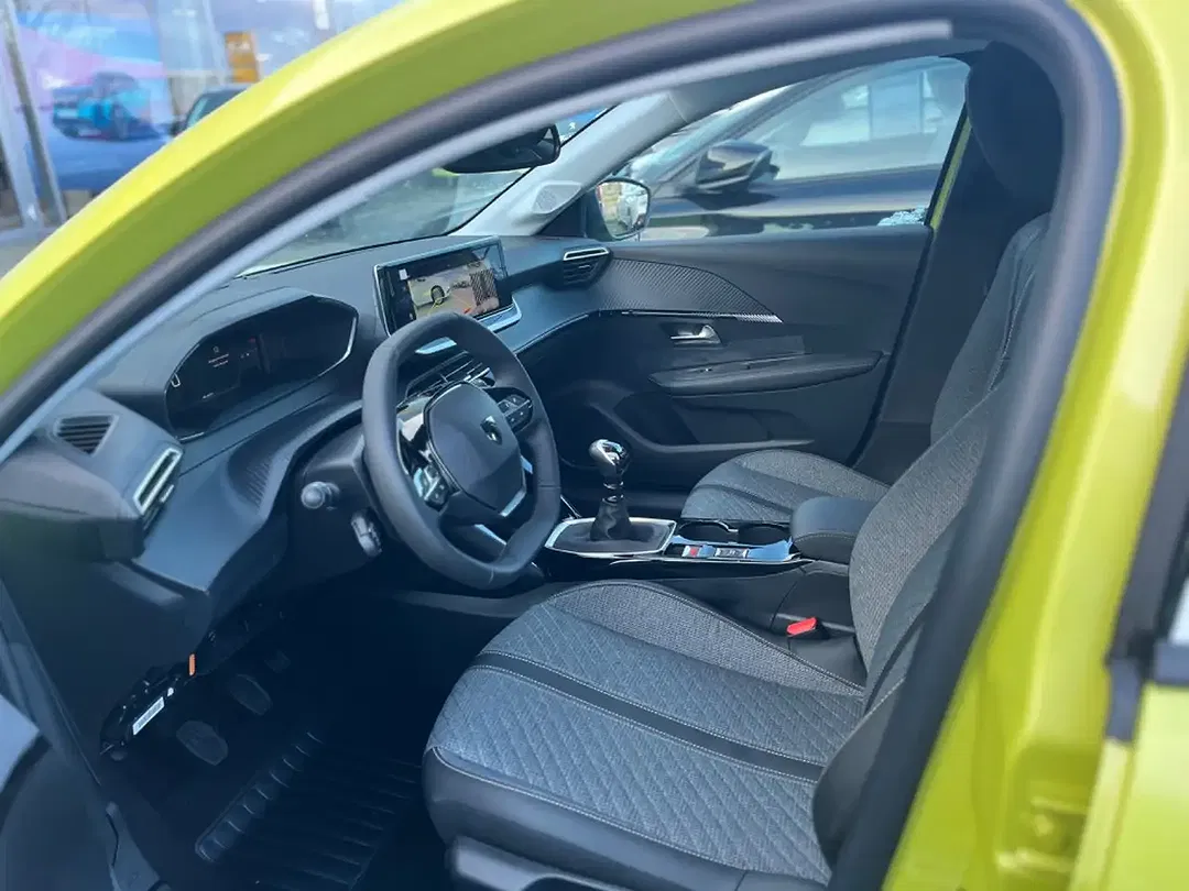 Peugeot 208 - Thumbnail 8