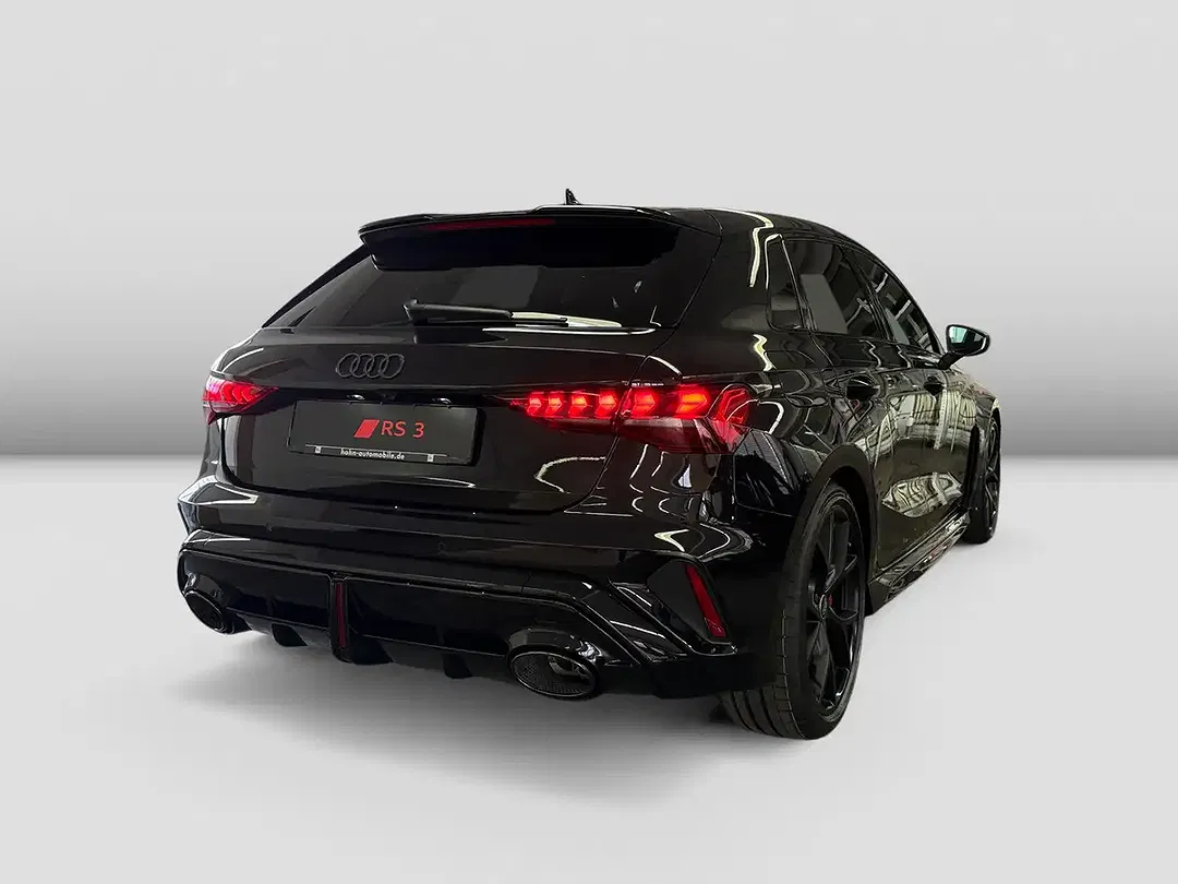 Audi RS3 - Thumbnail 3