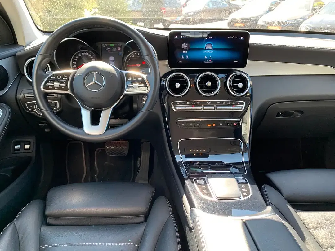 Mercedes-Benz GLC 300 - Thumbnail 15