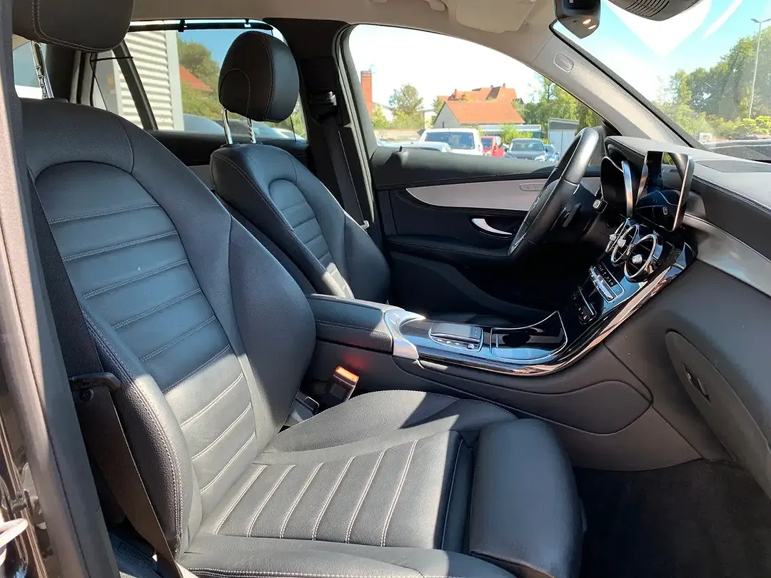 Mercedes-Benz GLC 300 - Thumbnail 16