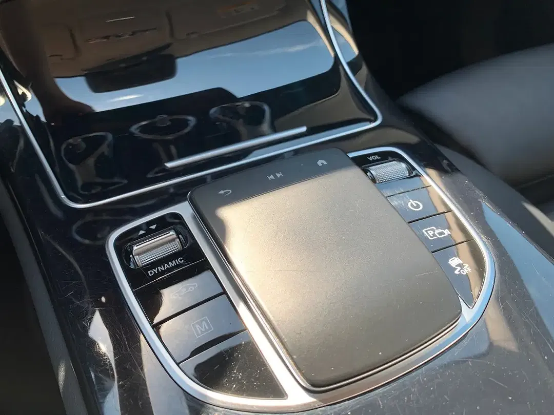 Mercedes-Benz GLC 300 - Thumbnail 17