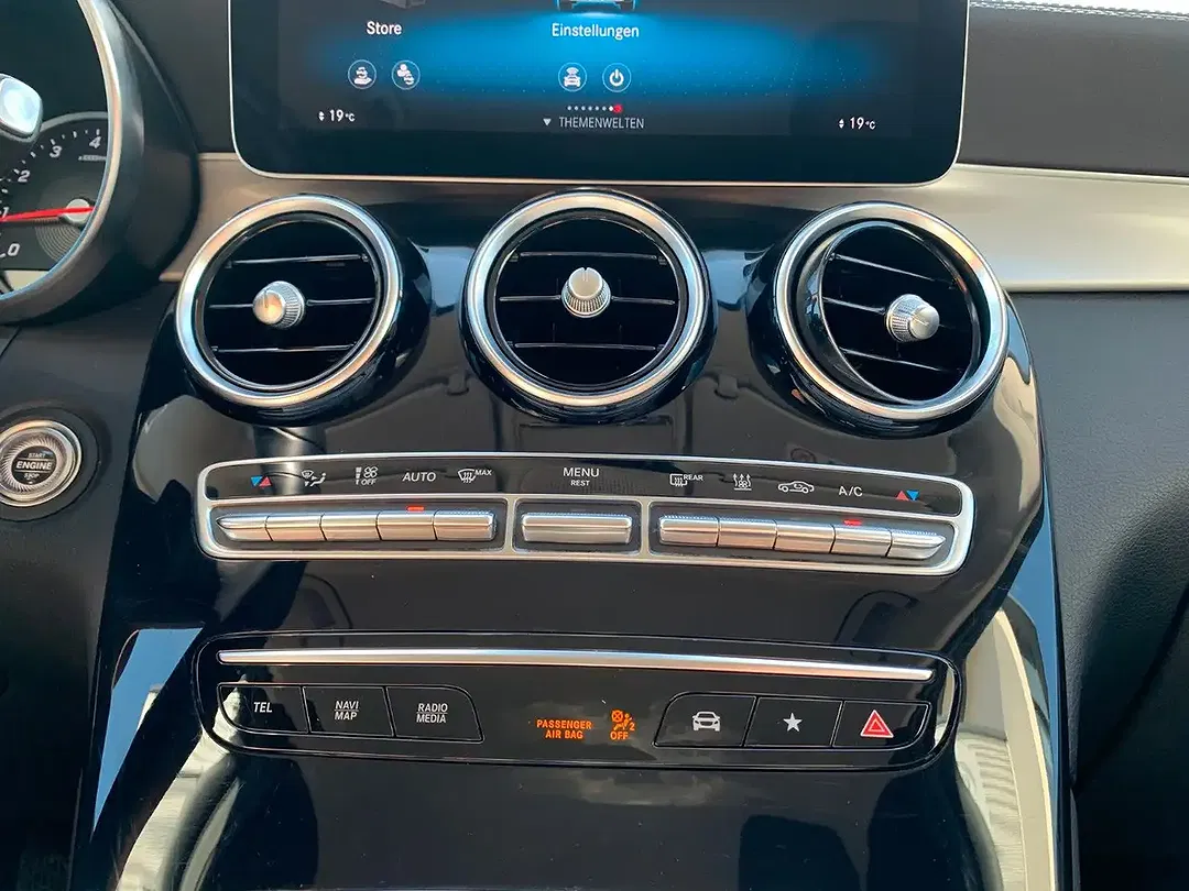 Mercedes-Benz GLC 300 - Thumbnail 18