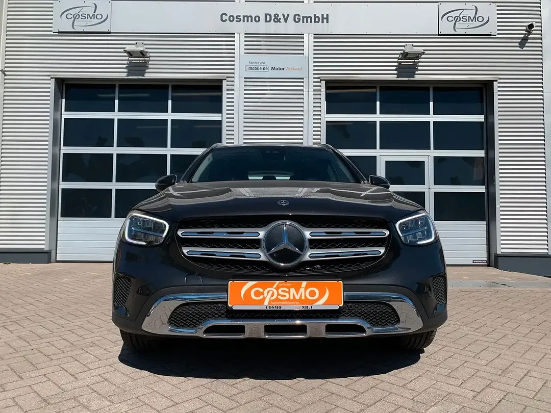 Mercedes-Benz GLC 300 - Thumbnail 2