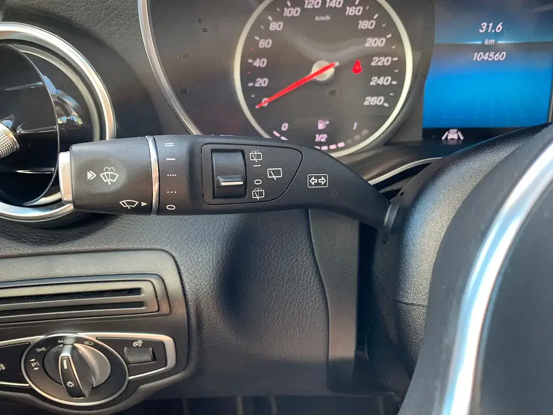 Mercedes-Benz GLC 300 - Thumbnail 23