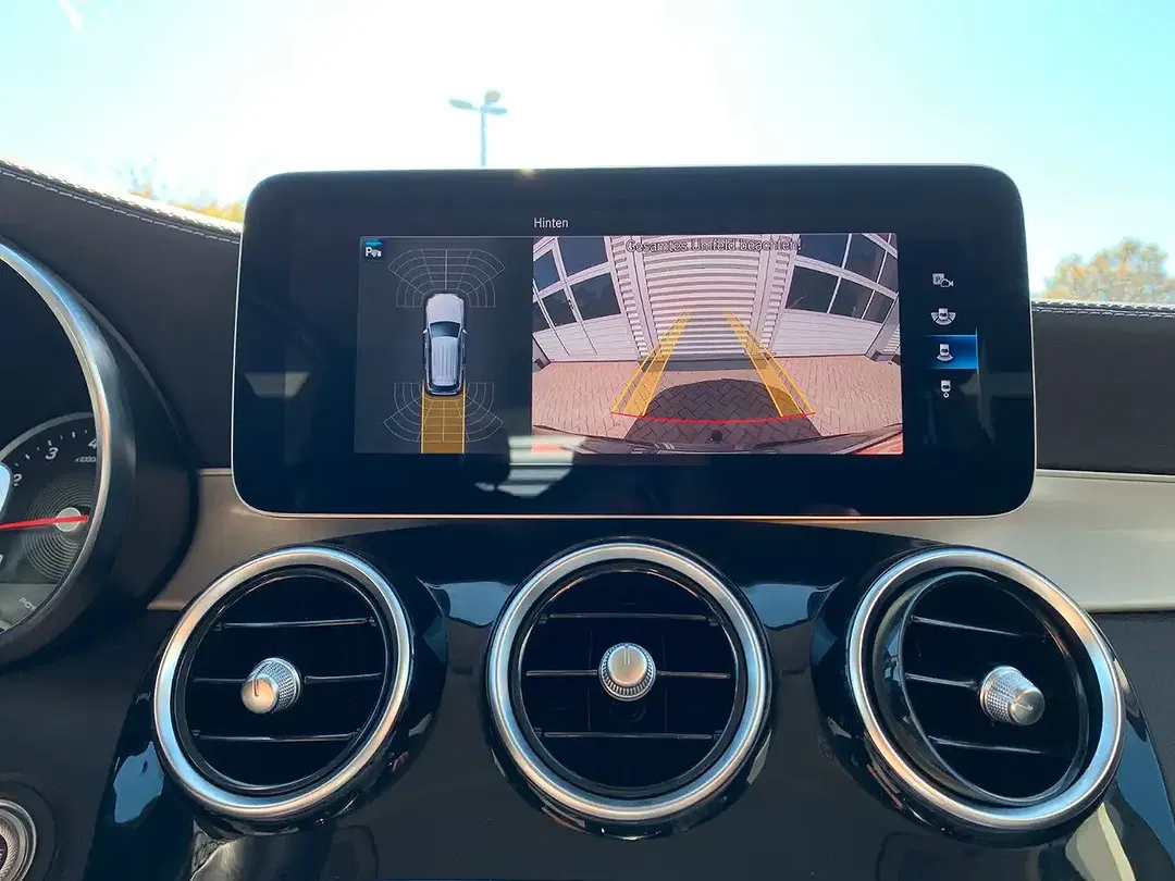 Mercedes-Benz GLC 300 - Thumbnail 27