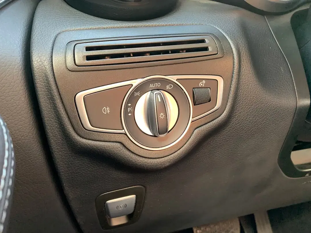 Mercedes-Benz GLC 300 - Thumbnail 28