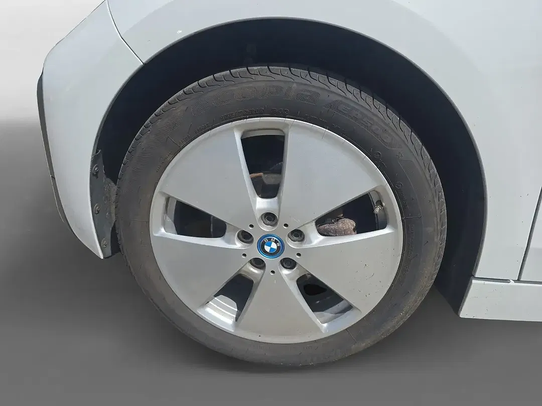 BMW i3 - Thumbnail 9