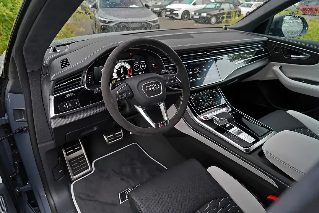 Audi RS Q8 - Thumbnail 12