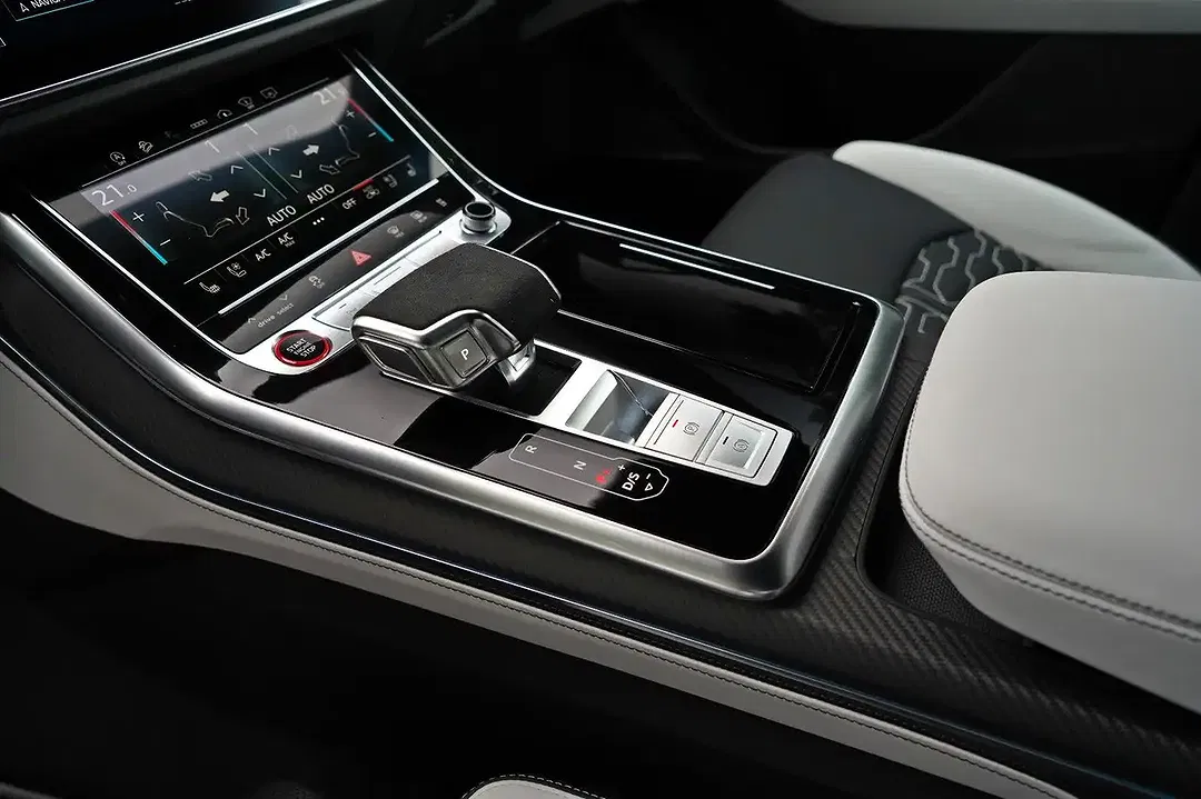 Audi RS Q8 - Thumbnail 13