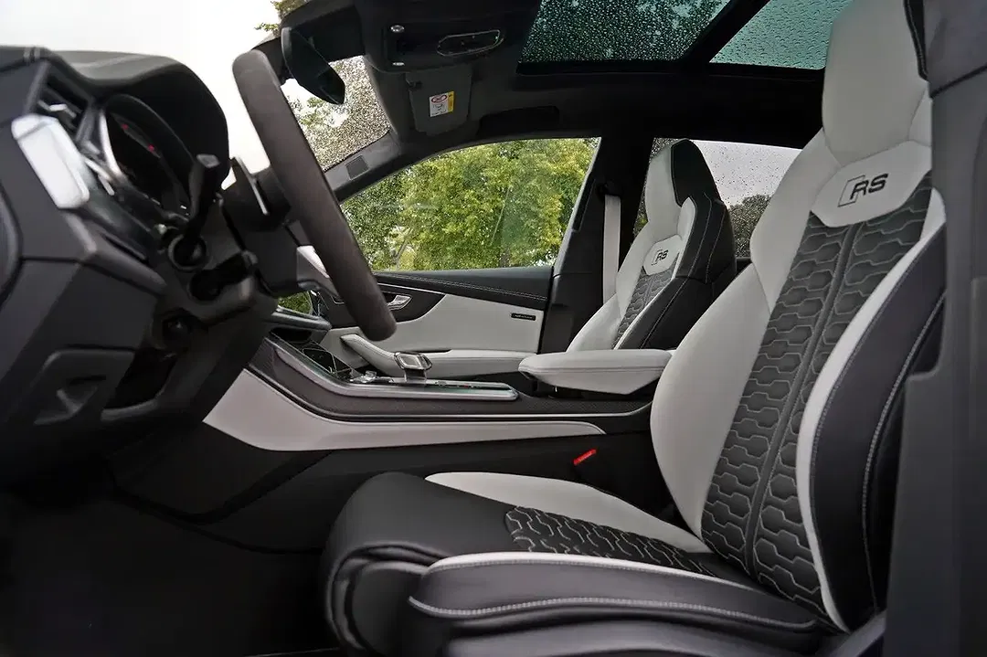 Audi RS Q8 - Thumbnail 14