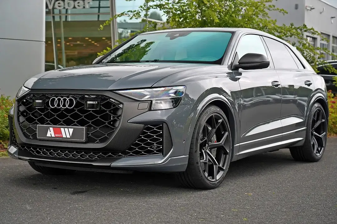 Audi RS Q8 - Thumbnail 2