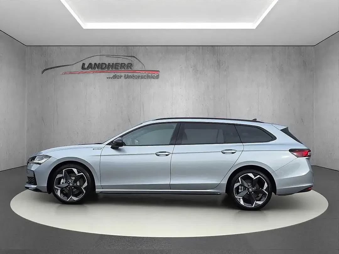 Skoda Superb - Thumbnail 2